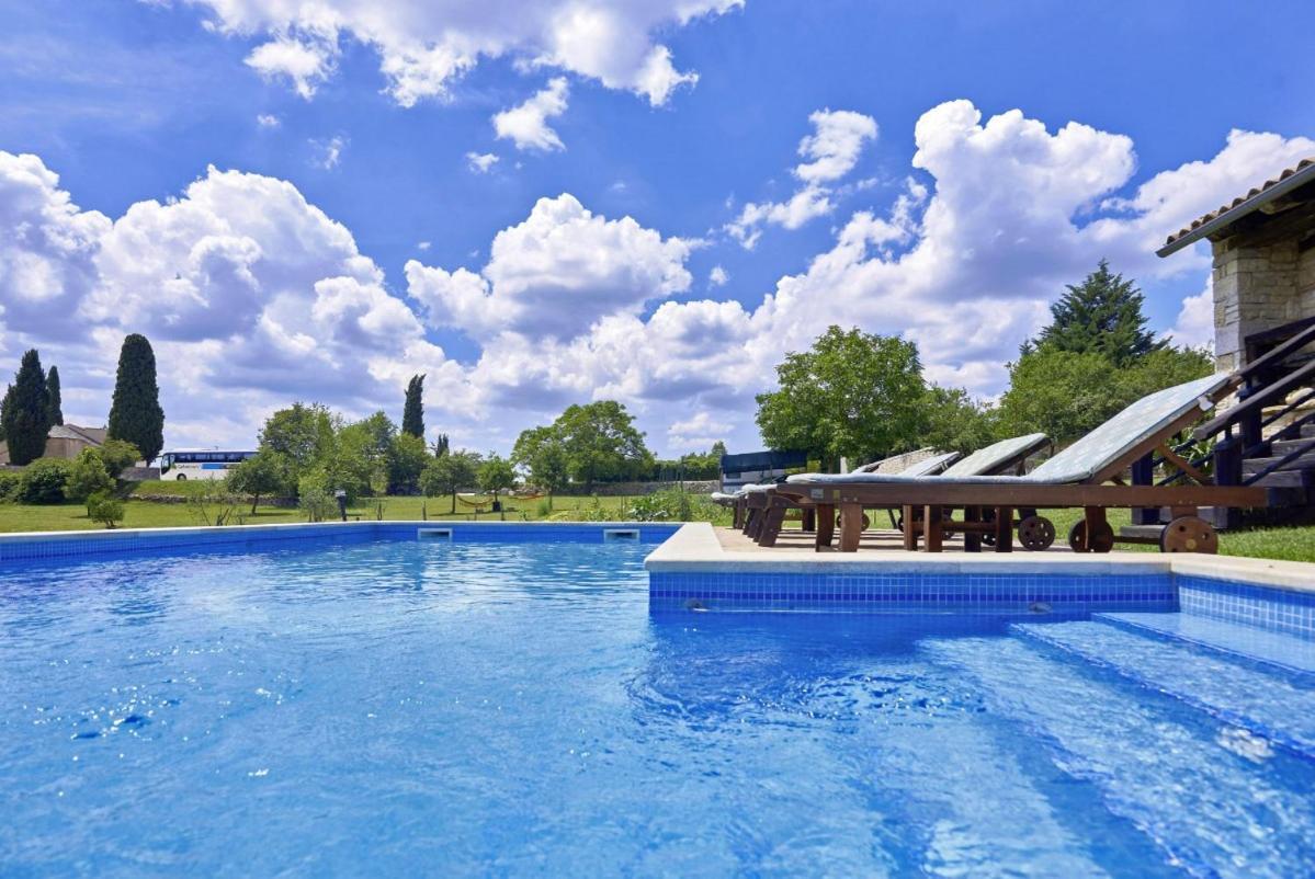Вилла Stara Hiza In Sveti Petar U Sumi Экстерьер фото